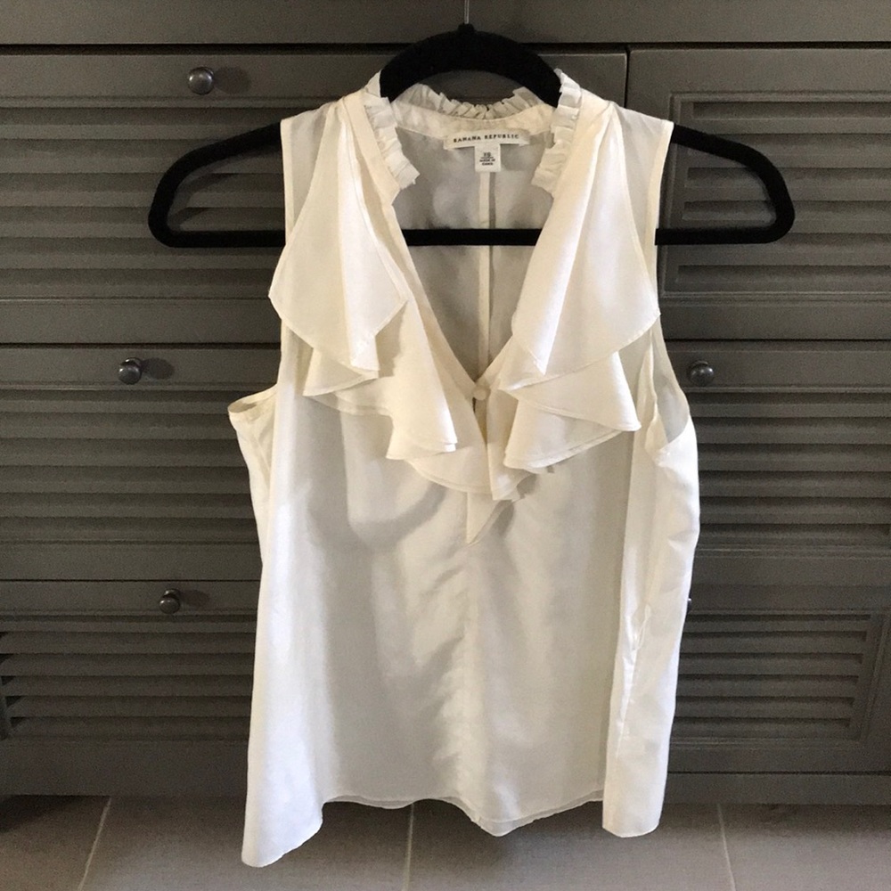 Banana Republic Cream sleeveless top